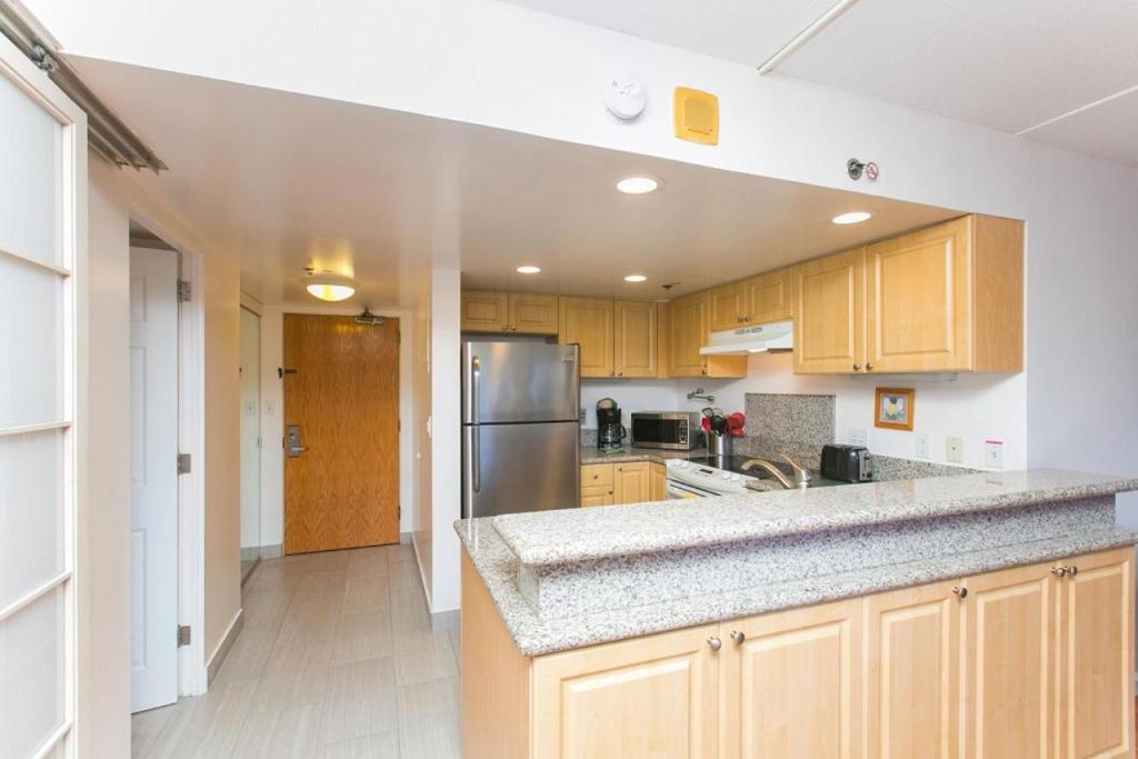 Ilikai Tower 409 City View 2BR image 11